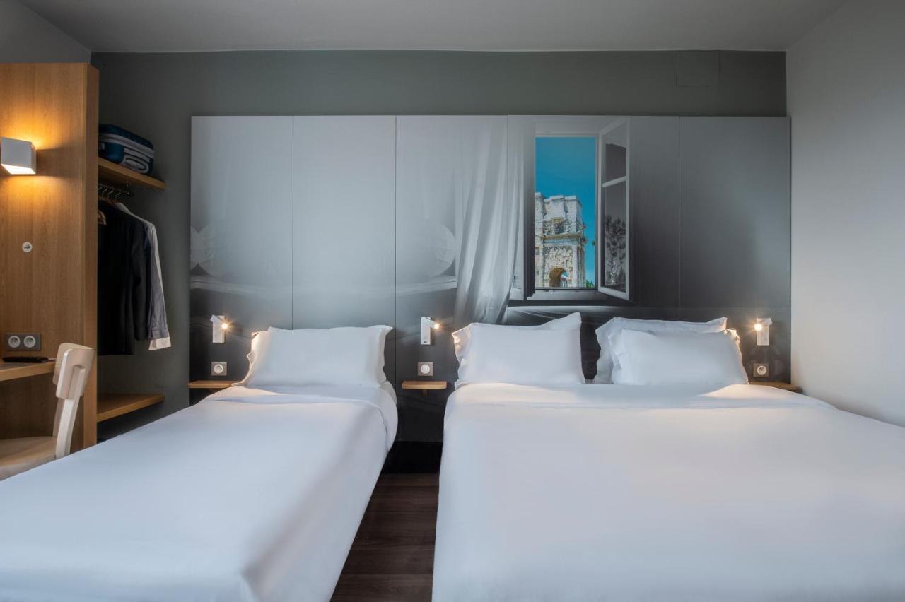 Orange Hotel